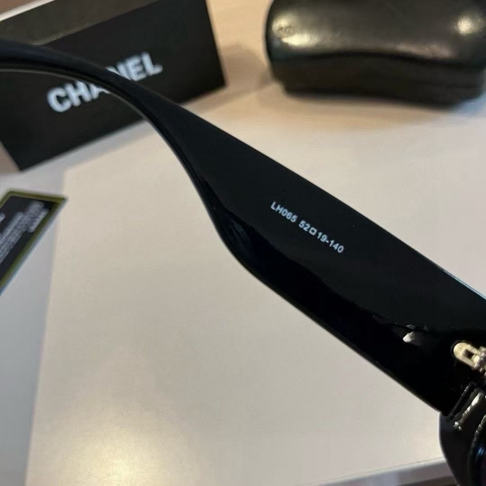 CHANEL Matelasse Sunglasses Black - Picture 7 of 8